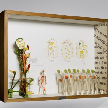 Baruchello, Gianfranco , autonomia della morte all'angolo di via Fiuminata, il nove settembre 1974, 1974, Cassettone - assemblage , VAF 2246, Roverto, Mart