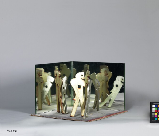 Depero, Fortunato , Il gobbo e la sua ombra, 1917, legno e specchio, VAF 736, Roverto, Mart