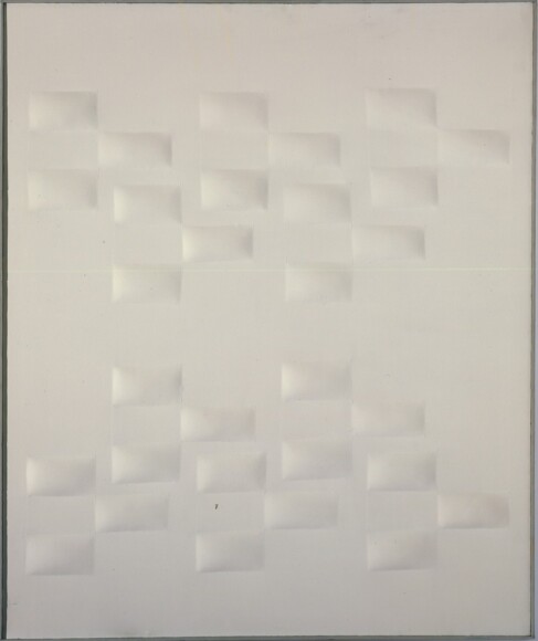 Esposto, Arnaldo , forme grigie, 1963, rilievi estroflessi - olio su tela, VAF 1746 , Roverto, Mart