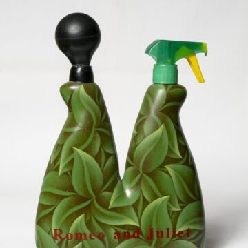 Mercurio Salvtore Lo Grasso, Romeo and Juliet, 1998, acrilico, plastica, bende di gesso su oggetto, VAF 2482, Rovereto, Magazzino VAF