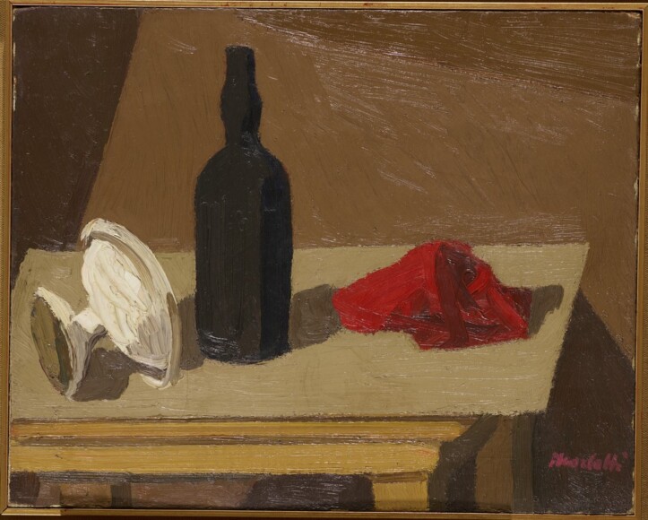 Morlotti, Ennio , Natura morta (sul tavolo con fruttiera bianca bottiglia nera e drappo rosso, 1942, olio su tela, VAF 2307, Roverto, Mart
