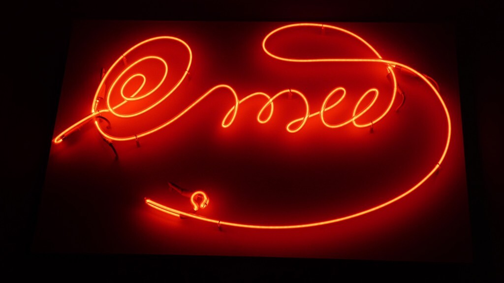 Serafini, Luigi , neonscrittura: sua firma, 2007, neon, VAF 1690 , Rovereto, Magazzino VAF